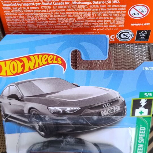 Hot Wheels Audi RS e-tron toy car new in box