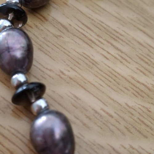 Silver bracelet with eggplant-colored pearls and silver beads, new
