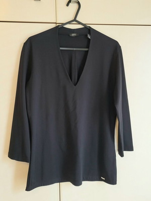 Esprit blouse black used with neckline and 3/4 sleeves