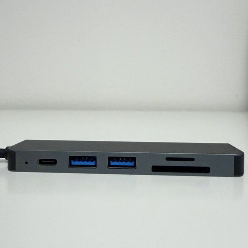 USB-C Hub 6-in-1 with HDMI, USB 3.0 and Card Reader new