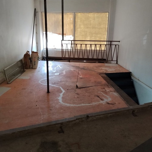 Commercial space 52 sqm Aigaleo with mezzanine and WC