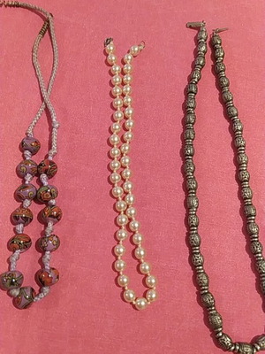 Necklaces vintage used, pack of 3, different designs