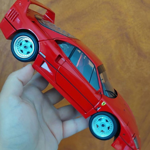 Kyosho Ferrari F40 1:18 scale new release like new