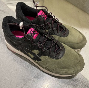 Ανδρικά αθλητικά Asics