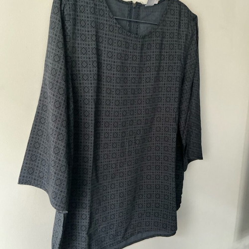 Saint Tropez blouse gray size M like new
