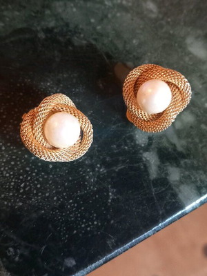 Earrings with pearl like new
