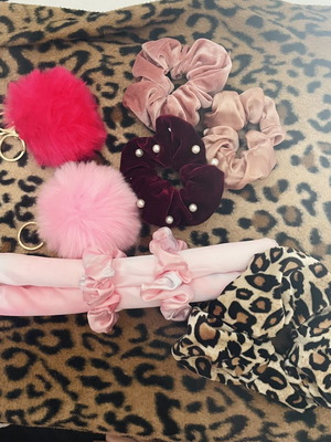 Σετ αξεσουάρ μαλλιών like new με Heatless Curler, Scrunchies, Pom-Poms ροζ/λεοπάρ