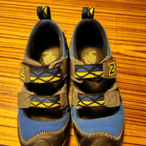 New Balance sandals used, kids size 29, blue with light green details