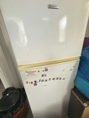 Morris refrigerator used with top freezer in very good condition