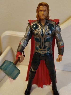 Thor The Mighty Avenger figure like new, Hasbro Marvel 20cm