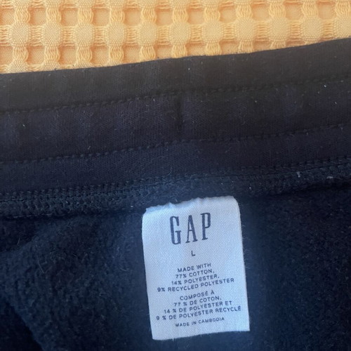 GAP New York logo joggers, size L, black