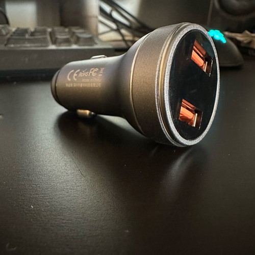 Digital Voltmeter and Dual USB Car Charger like new