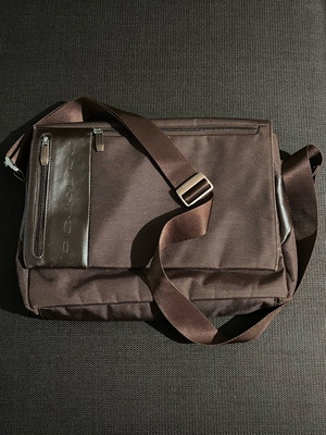 Piquadro PQ7 Brown Large Shoulder Computer Bag like new