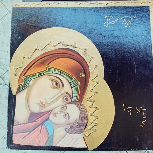 Wooden colorful image new with Virgin Mary and Christ