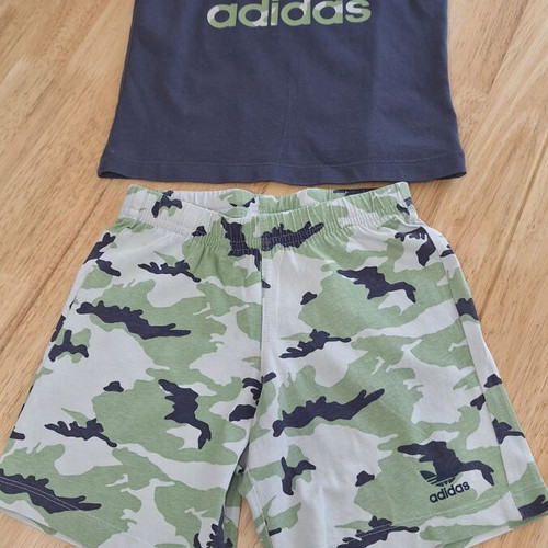 Adidas kids sports set for boys 3-4 years used, camo