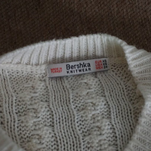 Bershka women's long white sweater like new with short sleeves