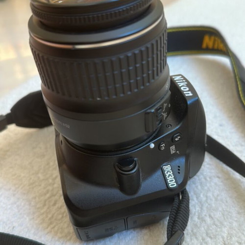 Nikon Digital Camera D3300 like new, charger missing