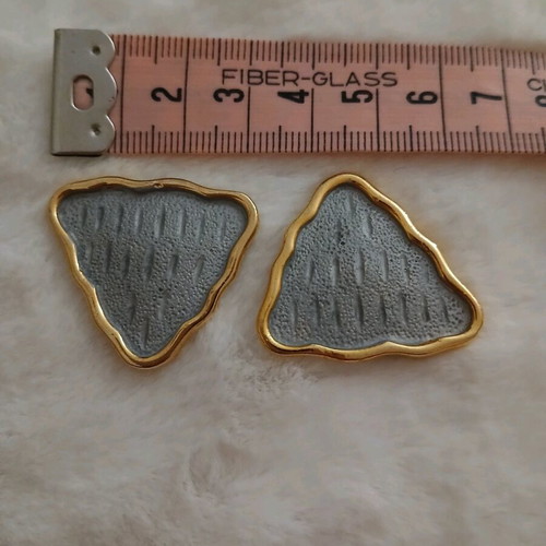 Vintage clip-on earrings gold plated like new