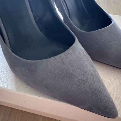 Gray suede pumps size 38 like new with thick heel 8 cm