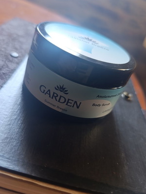 Garden Summer Breeze body scrub 100ml, limited edition