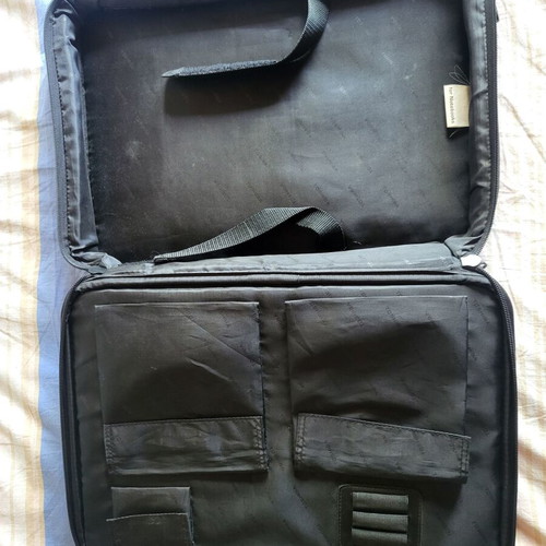 Toshiba laptop bag used, fits up to 15.6 inches