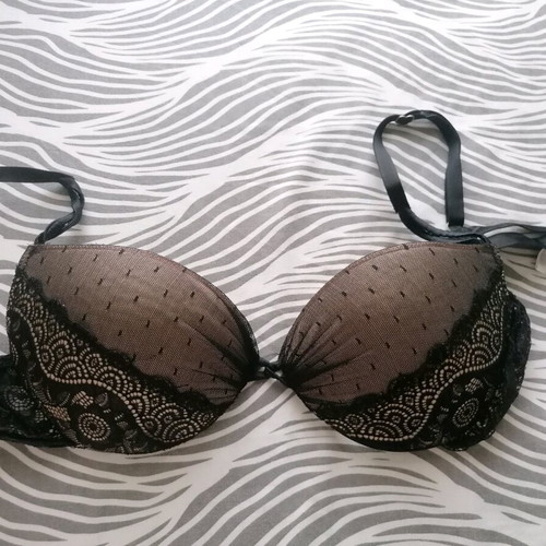 Luna women's bra with black lace and double strap, size 85 B