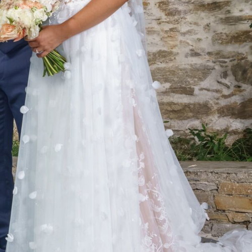 Romantic A-line wedding dress with 3D details