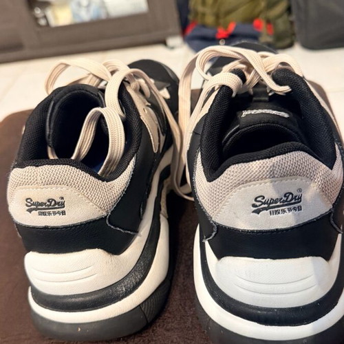 Superdry sneakers athletic like new, size 39.5-40, black and white
