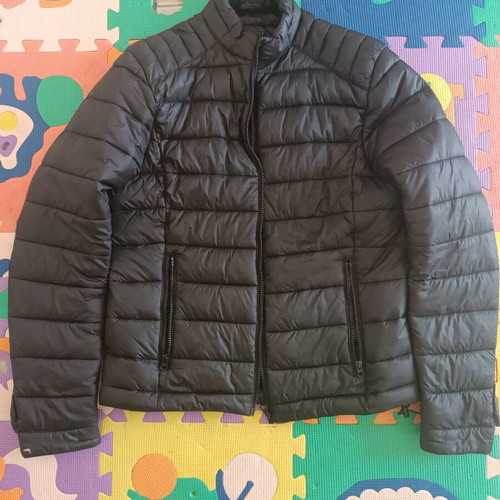 Teranova medium black jacket used with small sleeve defect