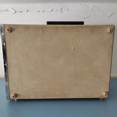 Vintage Fountain turntable radio used