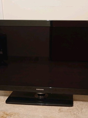 Телевизор Samsung 40 инча Full HD LCD употребяван с проблеми