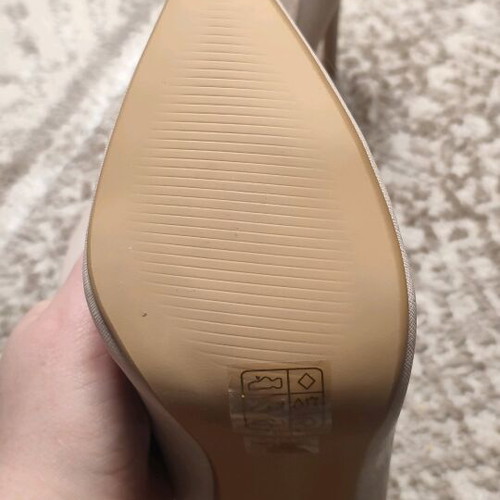 Voi & Noi Nude Pumps New Size 38 with Box