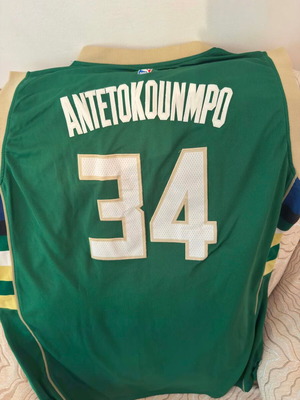 Giannis Antetokounmpo Milwaukee Bucks green jersey XXL