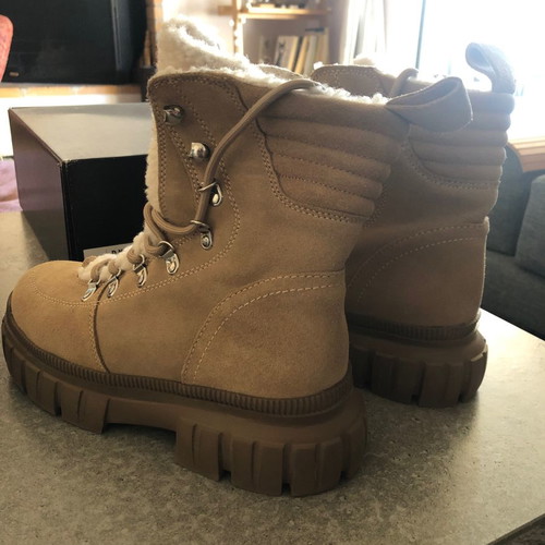 DKNY beige suede ankle boots used size 39