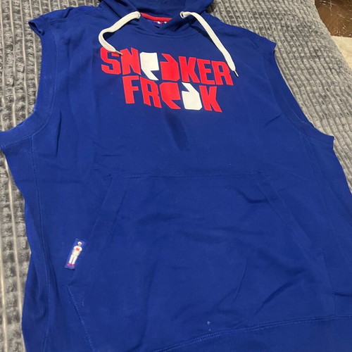Sneaker Freak sleeveless hoodie new, size XL, blue
