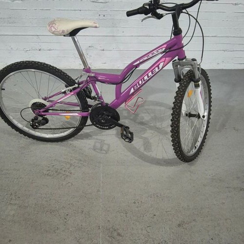 Bullet 24-inch women's mountain bike with front suspension and gears