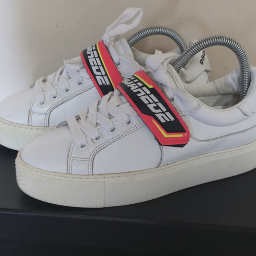 Dsquared2 women's sneakers like new, white with colorful patch, size 38