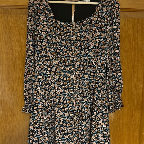 Attrattivo short colorful dress used size M