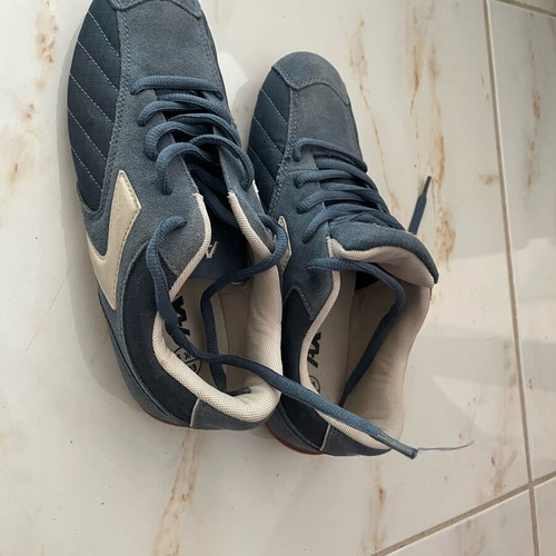 Athletic leather suede shoes size 38 like new, gray and blue