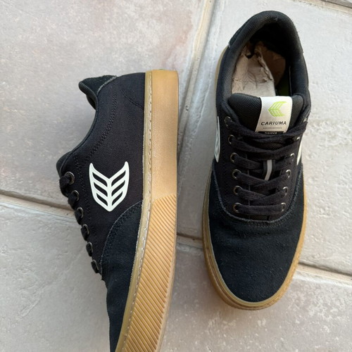 Cariuma Naioca Pro sneakers used size 42 black with rubber sole