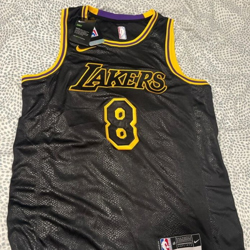 Lakers Bryant Jersey new, size XL