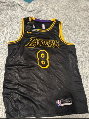 Lakers Bryant Jersey new, size XL