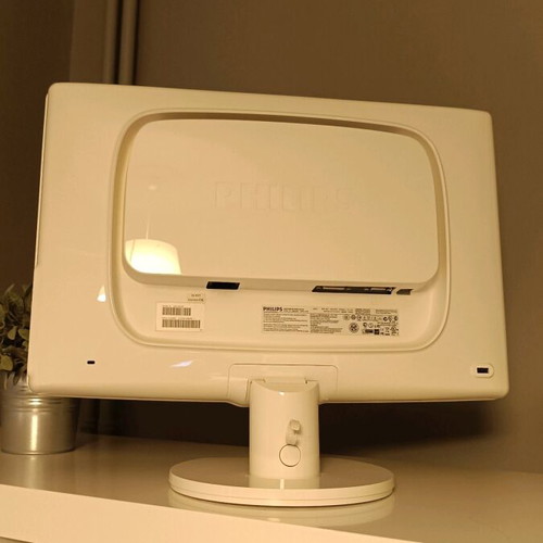 Philips LCD Monitor like new with DVI and D-SUB ports