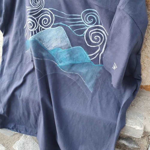 T-shirt Handpainted Clouds blue XL like new by Sol's