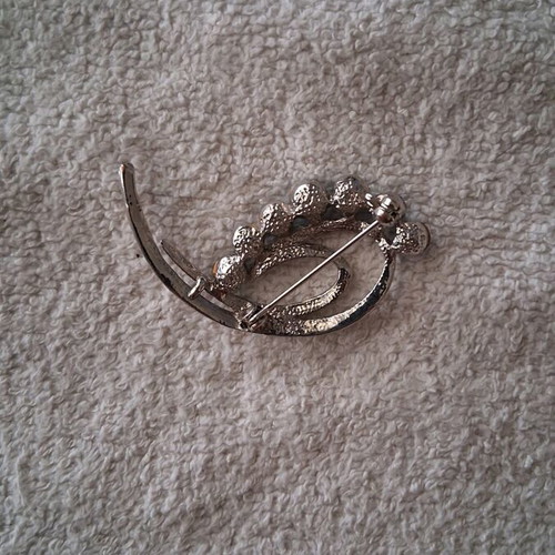 Pin like new