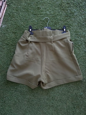 Unique21 women's shorts with belt like new, khaki green