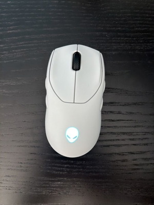 Dell AW720M Alienware gaming mouse like new with dongle