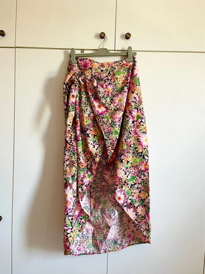 H&M floral summer skirt with tie, used, pink multicolor