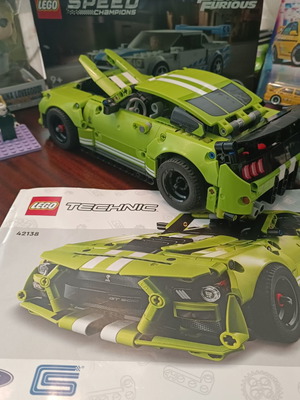 Lego Technic 42138 Ford Mustang Shelby Cobra GT500 like new with pullback