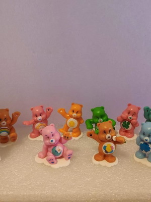 12 колекционерски фигури на винтидж Love Bears в перфектно състояние, както ги виждате